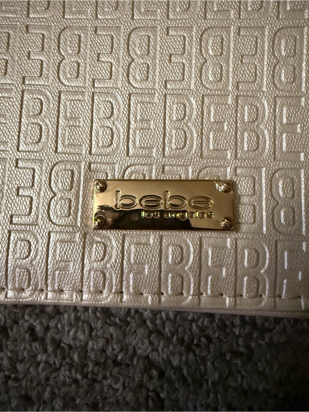 bebe Metallic Gold cream Logo Embossed Chain Crossbody - Picture 2 of 6